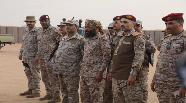 رئيس هيئة الاركان العامة يتفقد الفرقة الثانية من درع الوطن  ...
