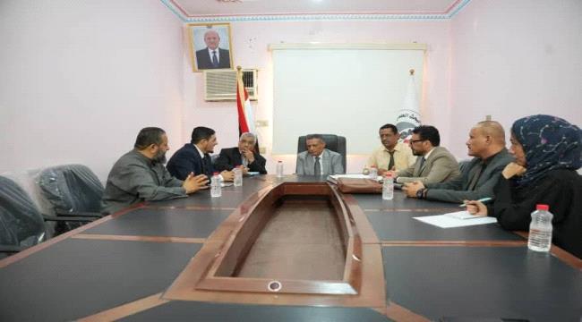 وزير التعليم العالي يناقش مشروع المدينة الجامعية الطبية بعدن ...