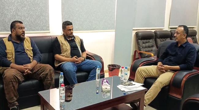 مدير عام الصحة بعدن يلتقي مؤسسة التنمية والإرشاد الأسري ويؤكد أهمية الشراكة في تعزيز الدعم النفسي ...