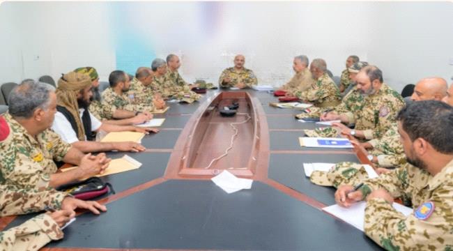 طارق صالح يؤكد على مسار الإصلاح الإداري والعسكري للقوات المسلحة ...