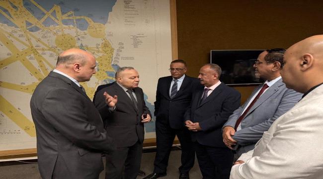 وزير النقل يزور مركز الملاحة الجوية بالقاهرة لبحث سبل التعاون المشترك ...