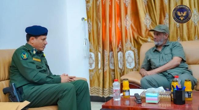 اللواء الجمالي يلتقي مدير أمن أبين ويبحث خطة شاملة لإعادة تنظيم وهيكلة المنظومة الأمنية بالمحافظة ...