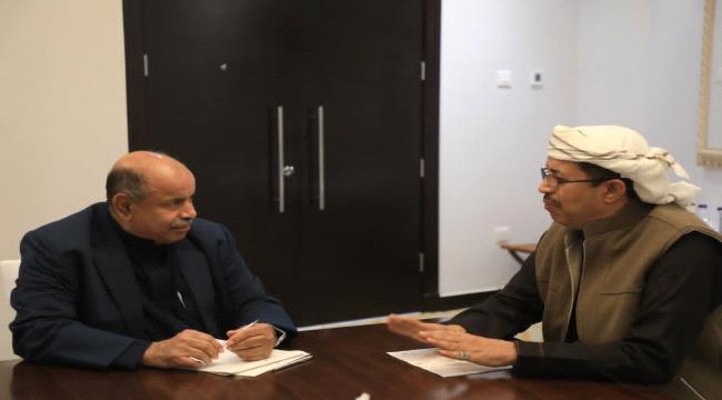 عضو مجلس القيادة محافظ حضرموت يبحث مستجدات الوضع الأمني مع وكيل وزارة الداخلية ...