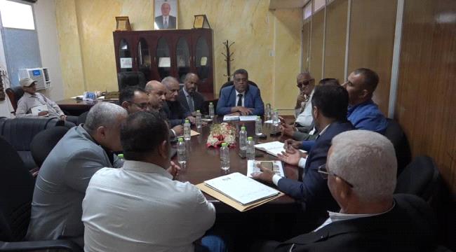 بتوجيهات المحافظ ... وكيل أول عدن يناقش مع وكلاء المحافظة مستوى التنسيق وتعزيز الأداء الخدمي ...