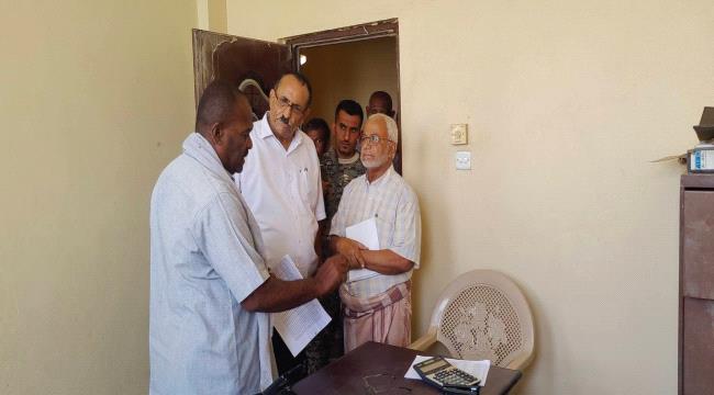 لحج .. الصلاحي يتفقد مستوى الانضباط الوظيفي في المكاتب والمؤسسات الحكومية بالمحافظة ...