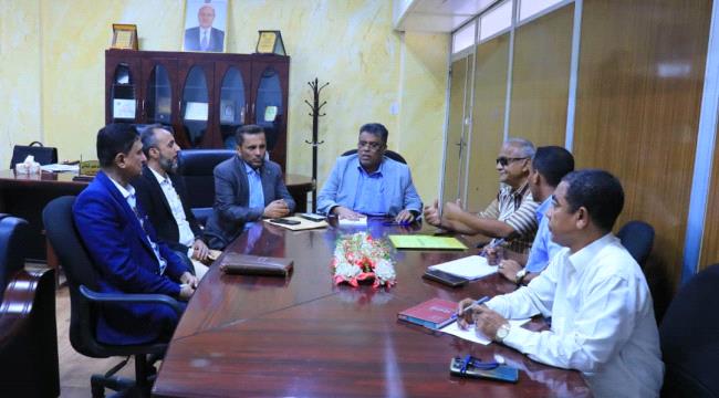 بحضور الزامكي .. اجتماع بعدن يناقش الترتيبات النهائية لإطلاق أكبر حملة وطنية للنظافة الشاملة ...