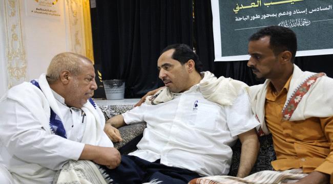 وزير الشباب والرياضة يقدم واجب العزاء في وفاة العميد أيمن شكيب في عدن ...