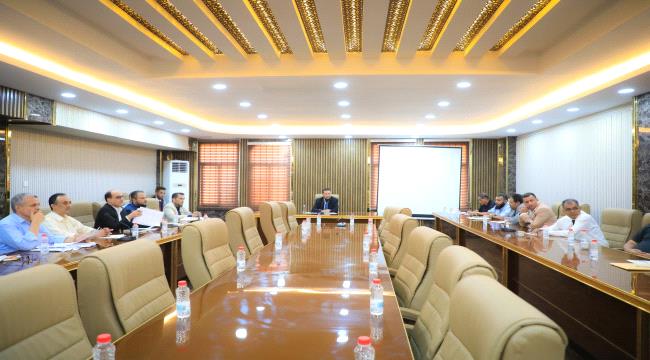 برئاسة المحافظ شيخ..فريق الأزمة والطوارئ يستعرض الخطوات العملية لمعالجة الإشكاليات والتعامل مع التحديات