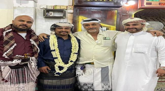 الشاب بدر أمين يدخل القفص الذهبي بعقد قرانه المبارك ...