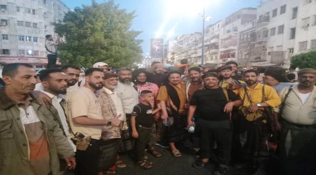 المقدم وجدي النخعي يشارك في إفطار جماعي بالمعلا إحياءً للذكرى الـ11 لتحرير عدن ...