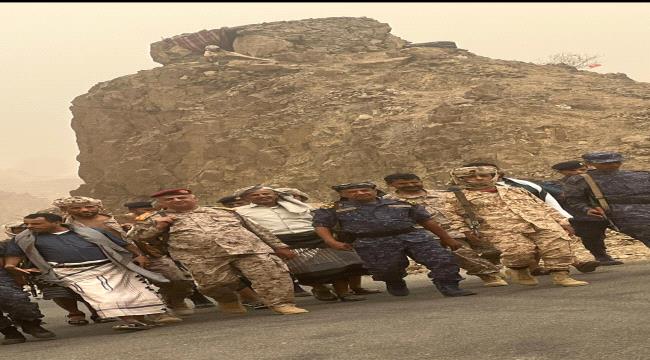 القفيش و العبد يزوران جبهة الحلحل في أول أيام العيد ...