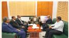عضو مجلس القيادة الخنبشي يلتقي قيادة نقابة المحاميين في حضرموت...