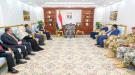 طارق صالح يناقش مع وزير النقل إعادة جدولة الرحلات إلى مطار المخا وتطوير الميناء ...