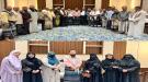 محافظ عدن يستقبل فريق الحوار والتواصل لـ