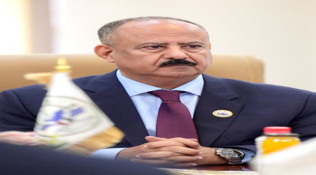 وزير النقل: الحكومة تواصل أداء مهامها رغم القصف الحوثي ولن تثنيها الهجمات عن مسؤولياتها الوطنية ...