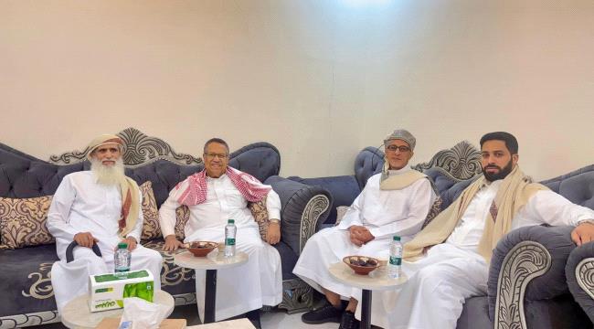 رئيس مجلس الشورى يطمئن على صحة الشيخ محمد عبدالعزيز الشليف ...